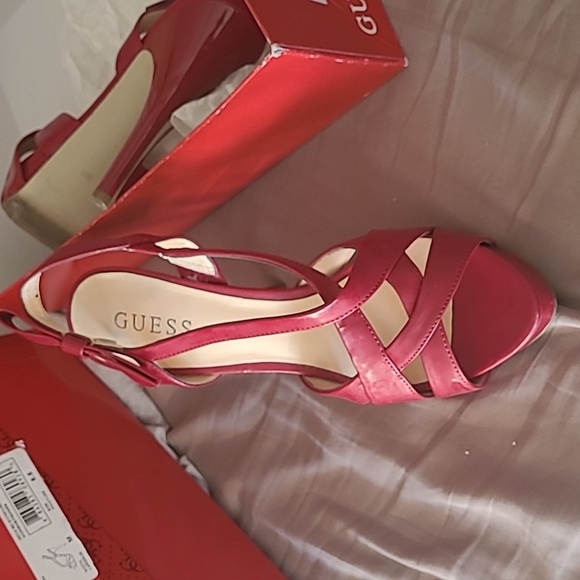 Heel - Picture 7 of 7